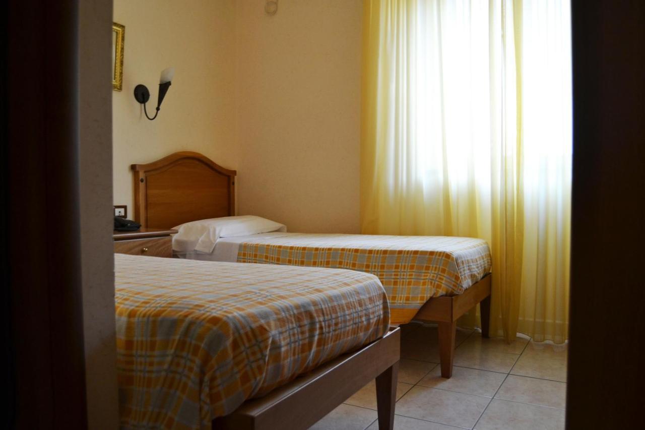 Hotel Ristorante L'Avvenire ジッツェリーア 部屋 写真
