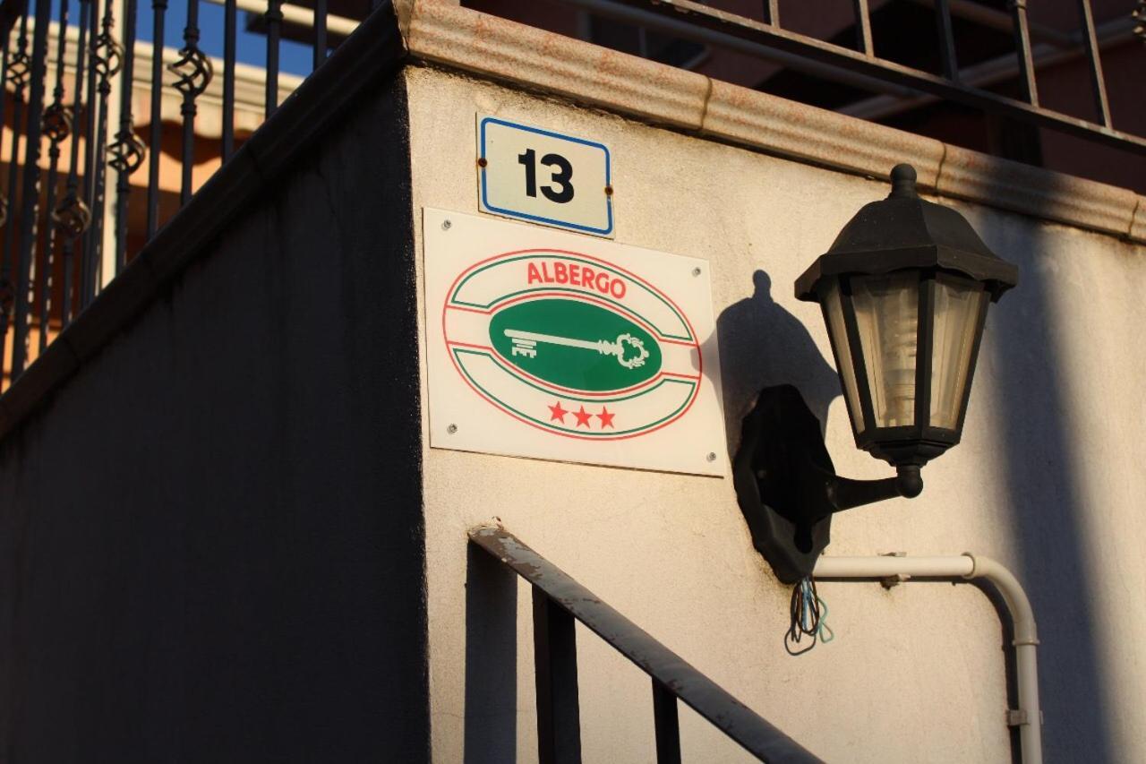 Hotel Ristorante L'Avvenire ジッツェリーア エクステリア 写真
