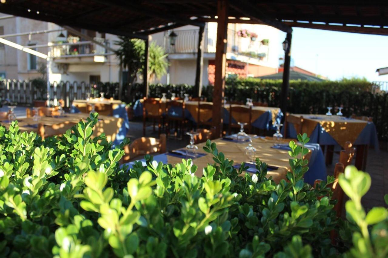 Hotel Ristorante L'Avvenire ジッツェリーア エクステリア 写真