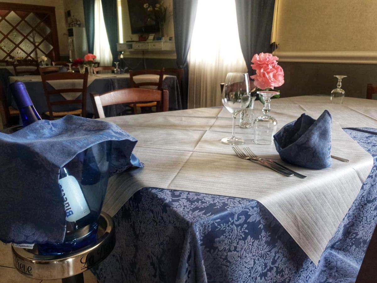 Hotel Ristorante L'Avvenire ジッツェリーア エクステリア 写真