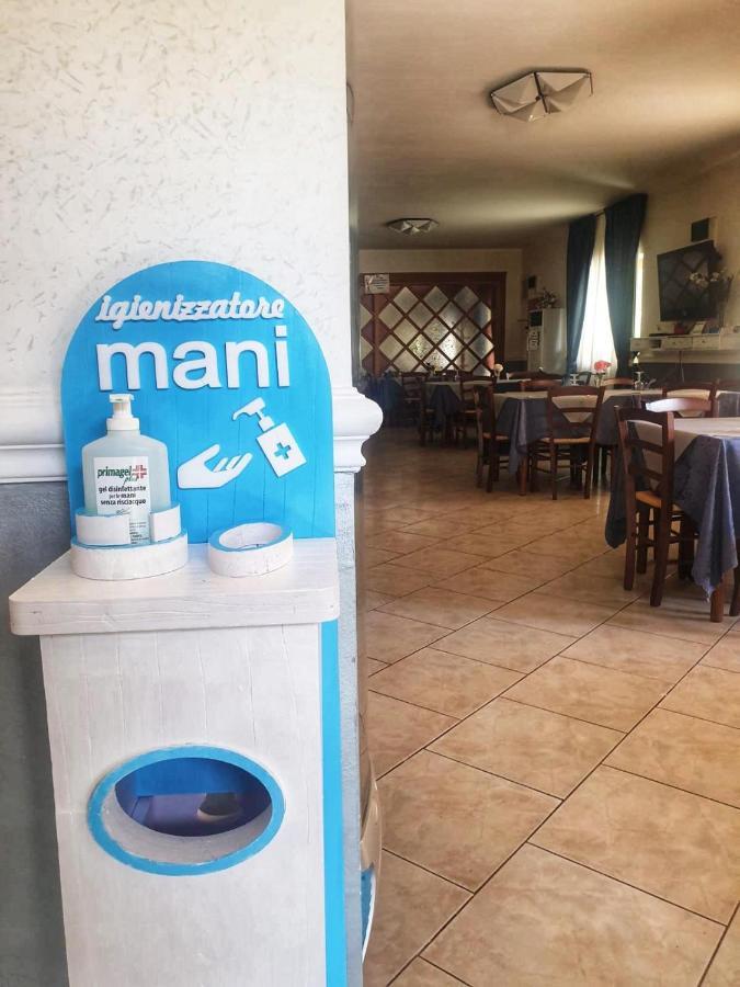 Hotel Ristorante L'Avvenire ジッツェリーア エクステリア 写真