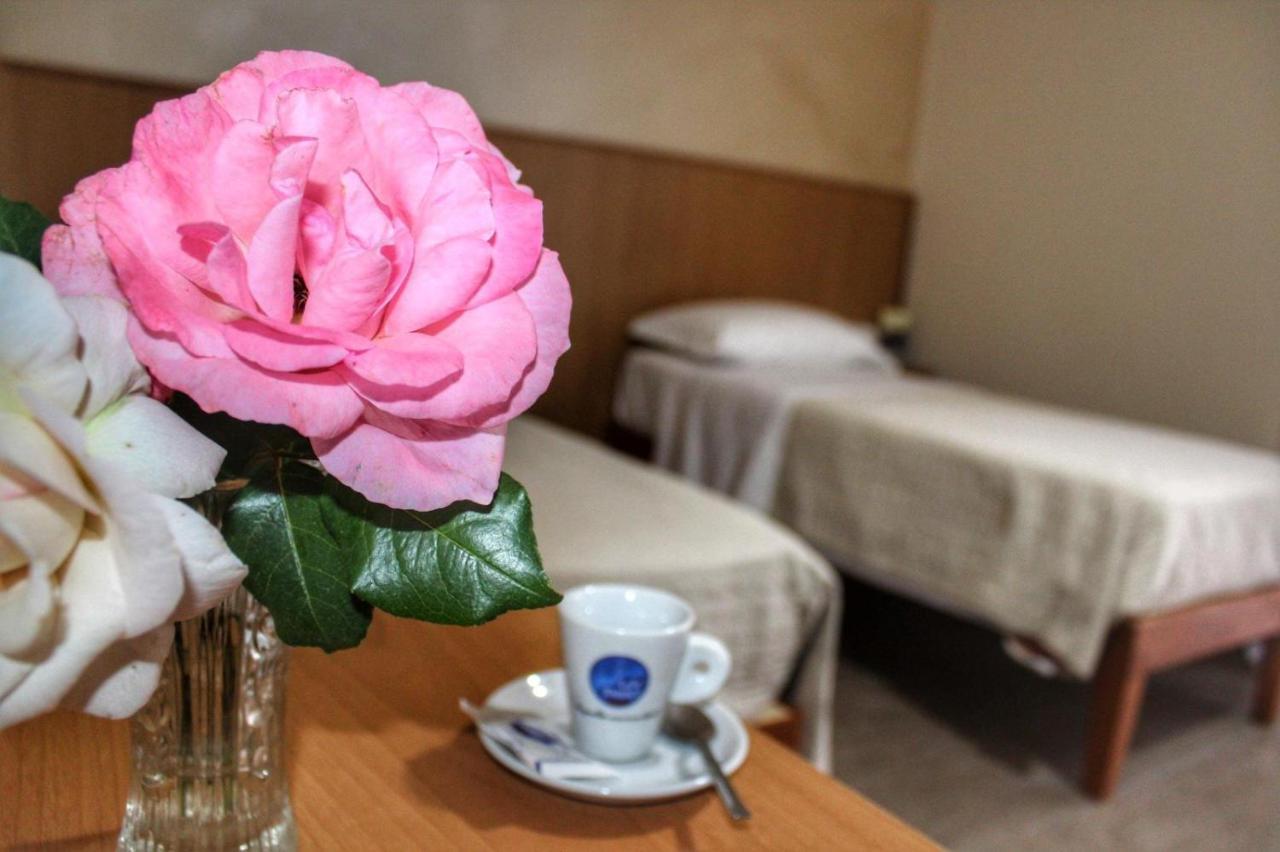 Hotel Ristorante L'Avvenire ジッツェリーア エクステリア 写真